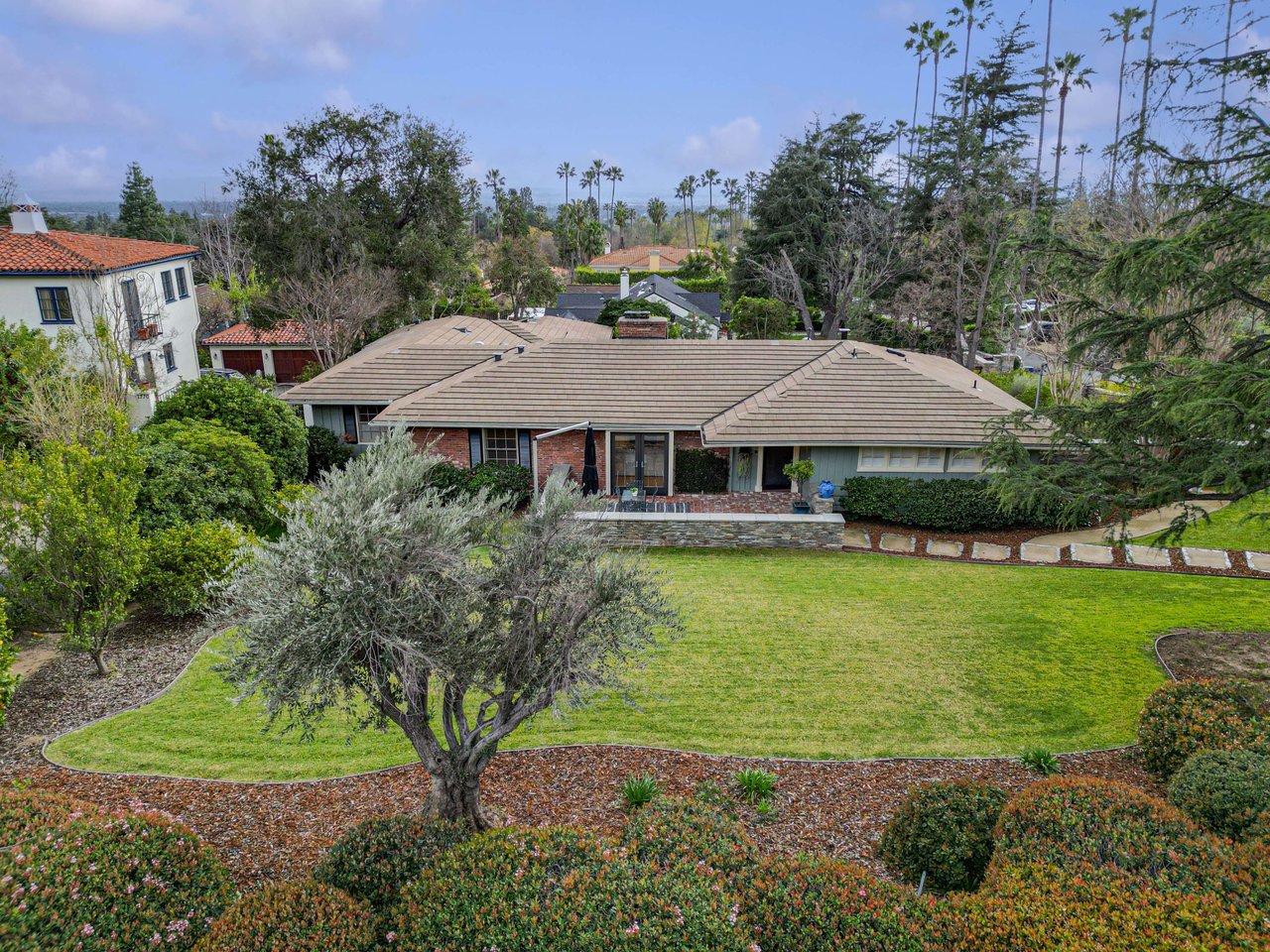 1752 E. Altadena Drive, Altadena