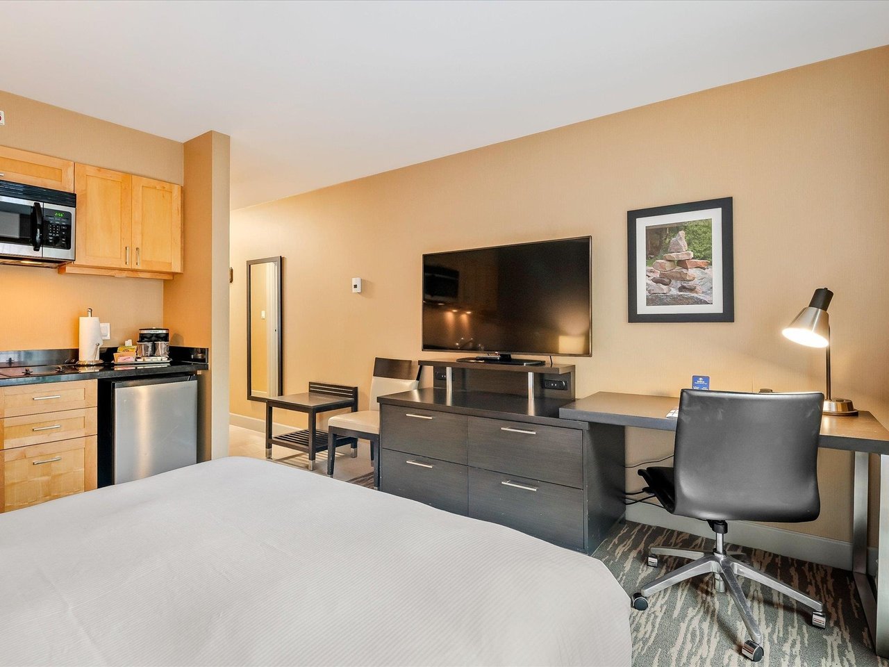 161-4050 Whistler Wy
