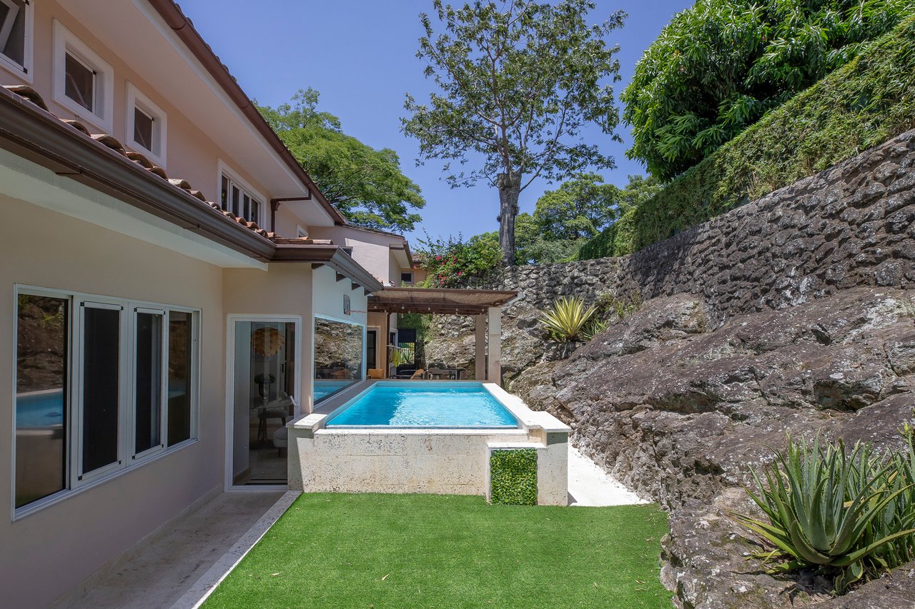 Panoramic Mediterranean Villa, Escazu, San Jose