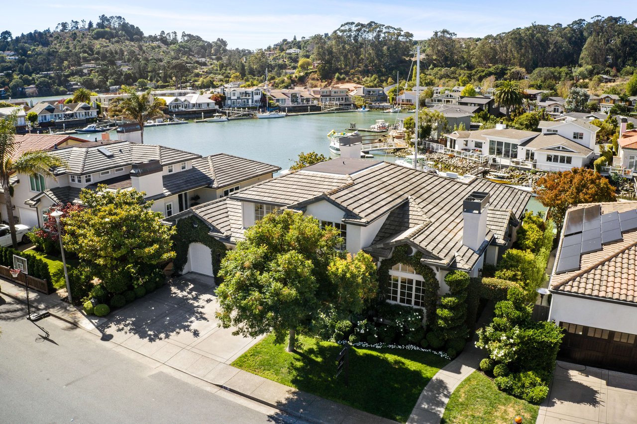 86 Saint Thomas Way