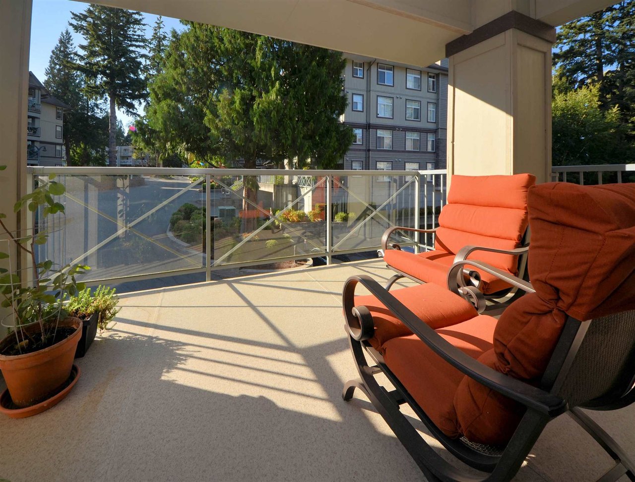 302-33328 E Bourquin Cres