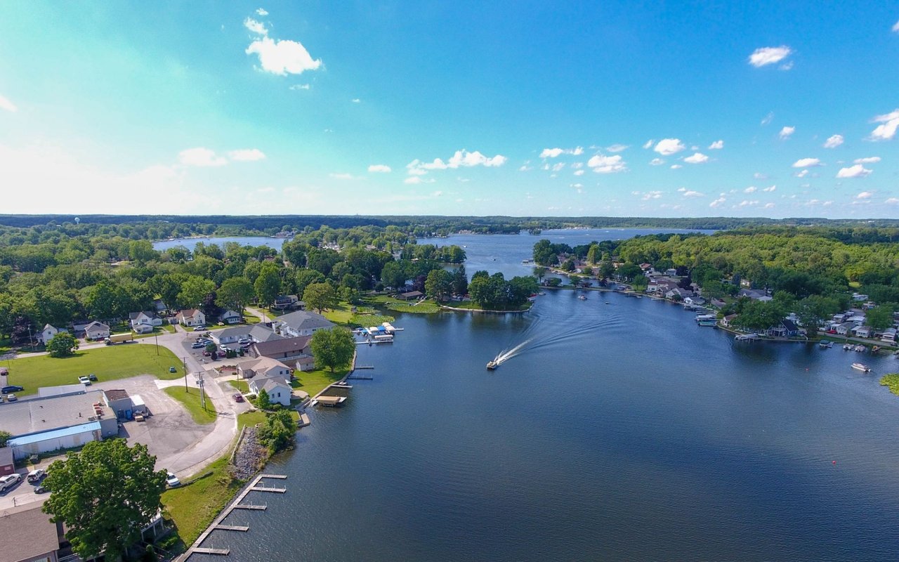 The Most Exclusive Neighborhoods in Lake Wawasee for Luxury Living