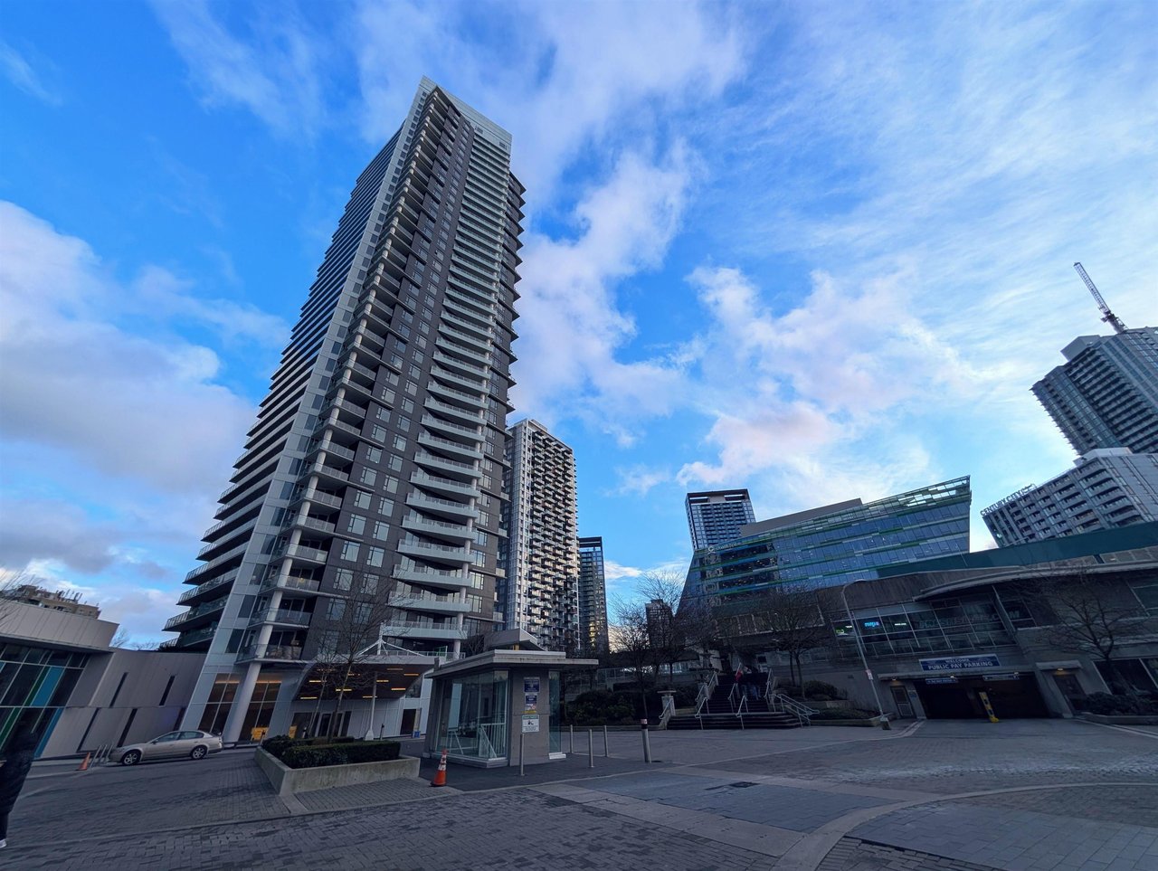 2804-9887 Whalley Blvd