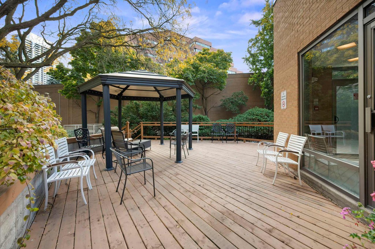 SOLD: Prestigious Manhattan Place Condominiums