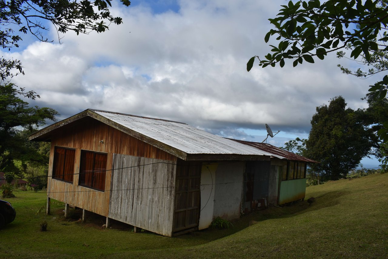 Colina del Tapir | Experience breathtaking views of Lake Nicaragua, with the majestic Concepcion Volcano against the backdrop of Ometepe Island!