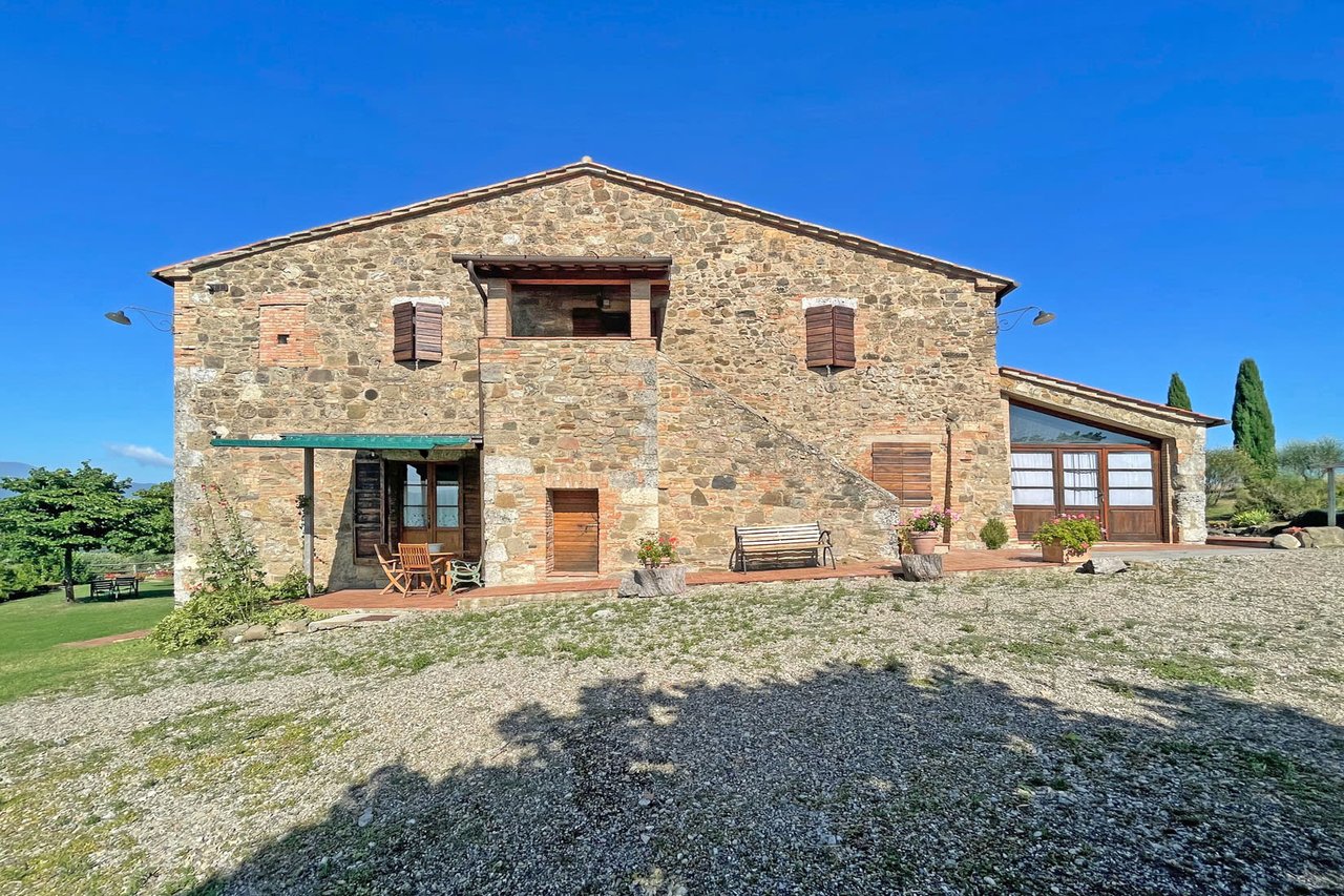 TENUTA IL GRANO “Charming Panoramic Farmhouse For Sale in Val d'Orcia”