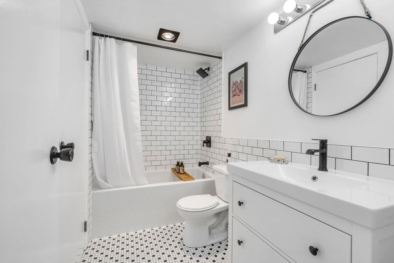 1894 Purcell Way, North Vancouver