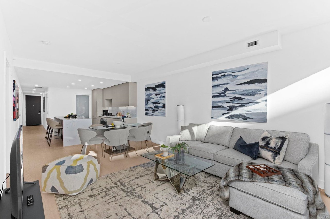 305-1331 Marine Dr