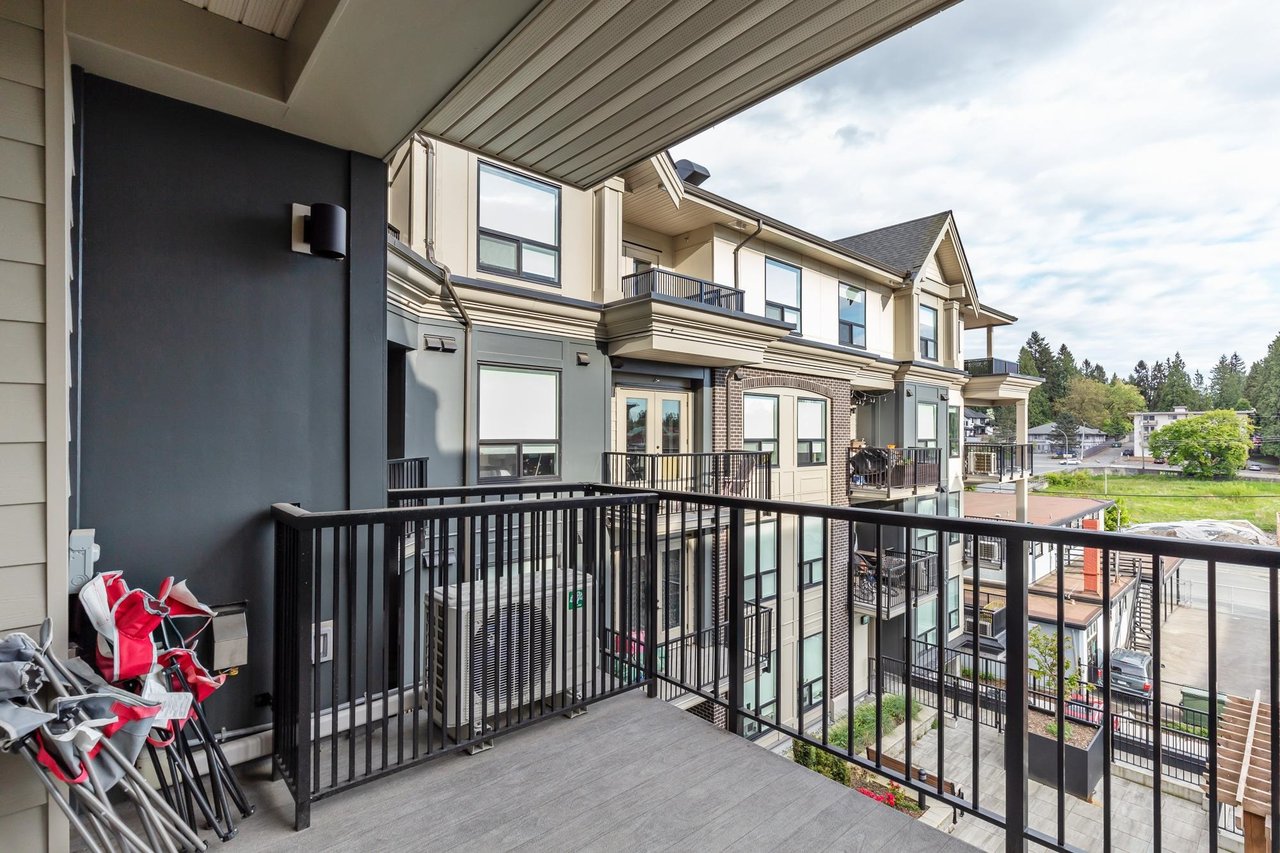 413-2493 Montrose Ave