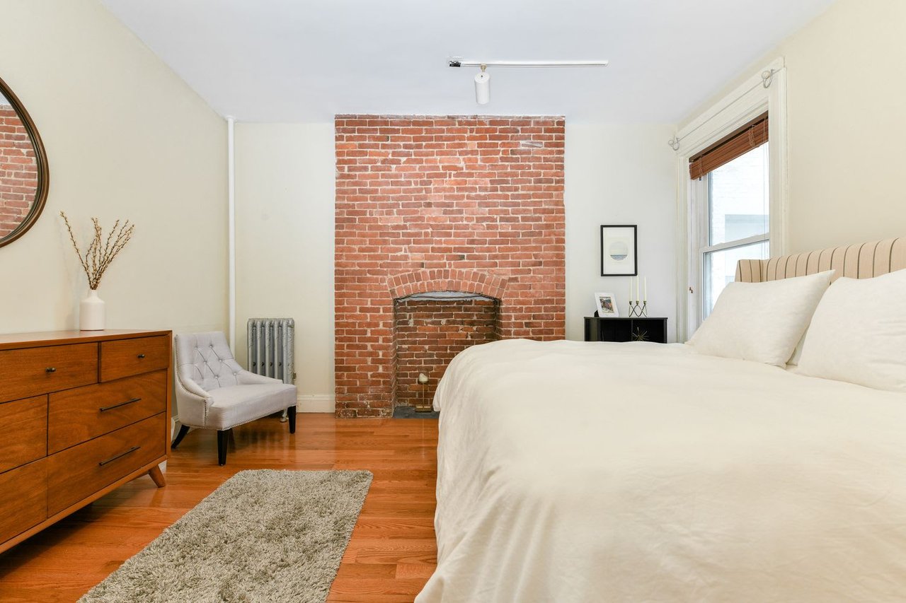 1056 Beacon St: #5