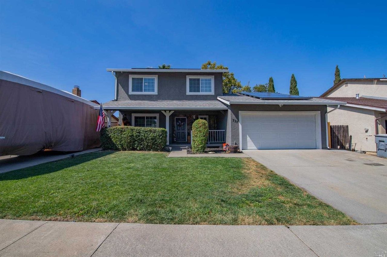 737 La Cruz Lane
