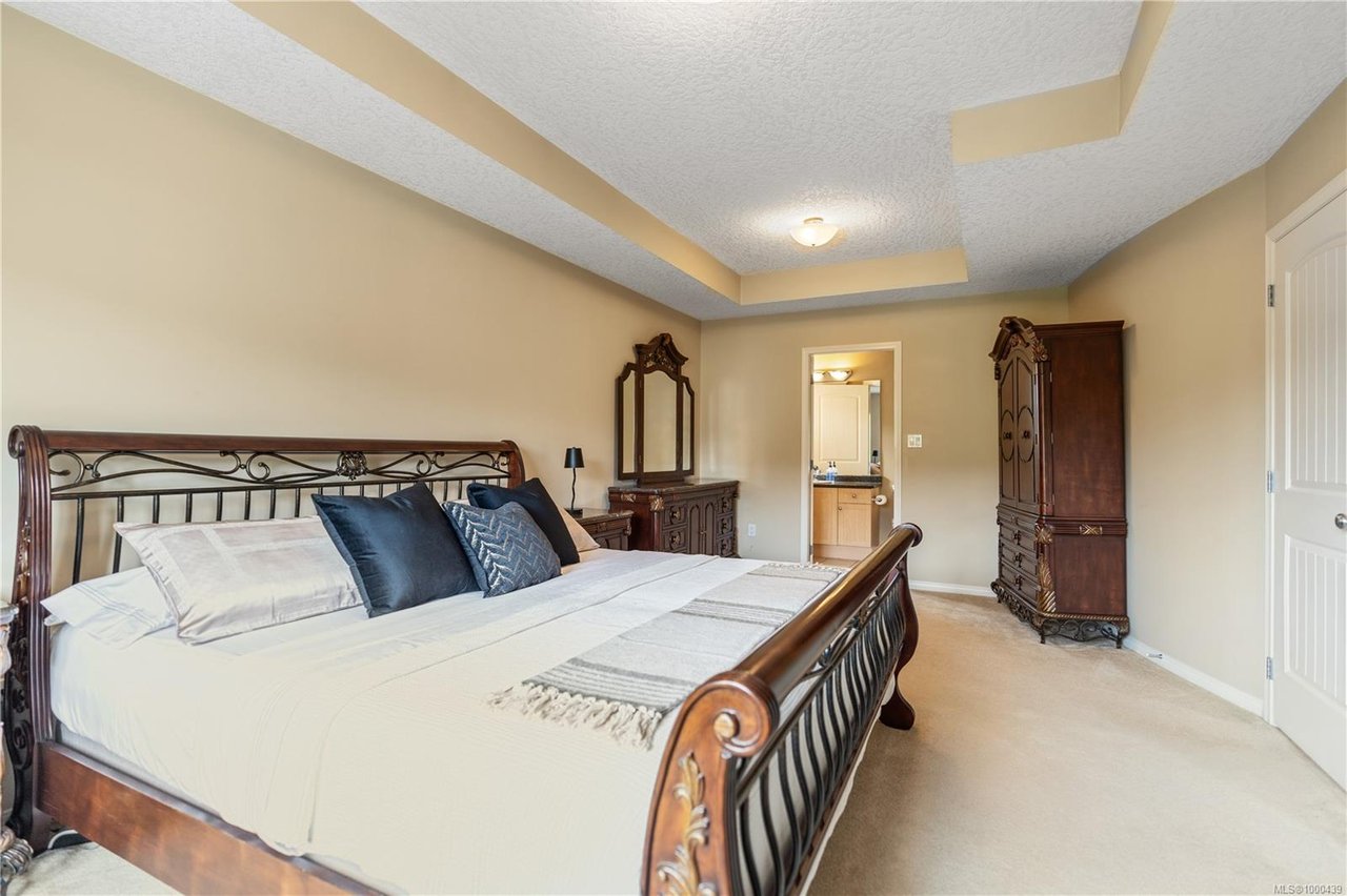 2450 Lund Rd, View Royal