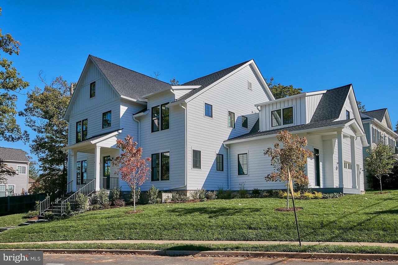 3313 John Marshall Dr