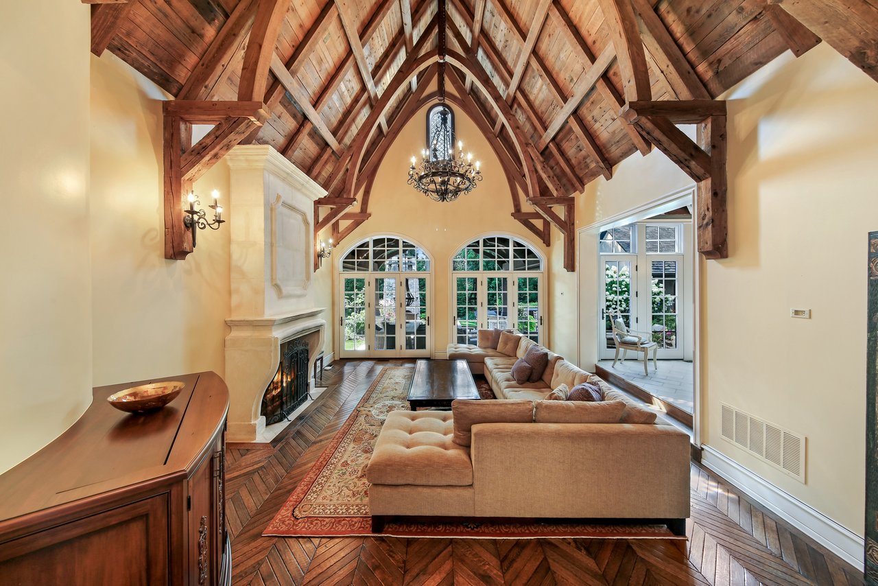 world class home in southeast hinsdale