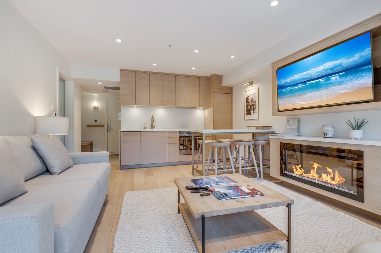 417-4557 Blackcomb Wy