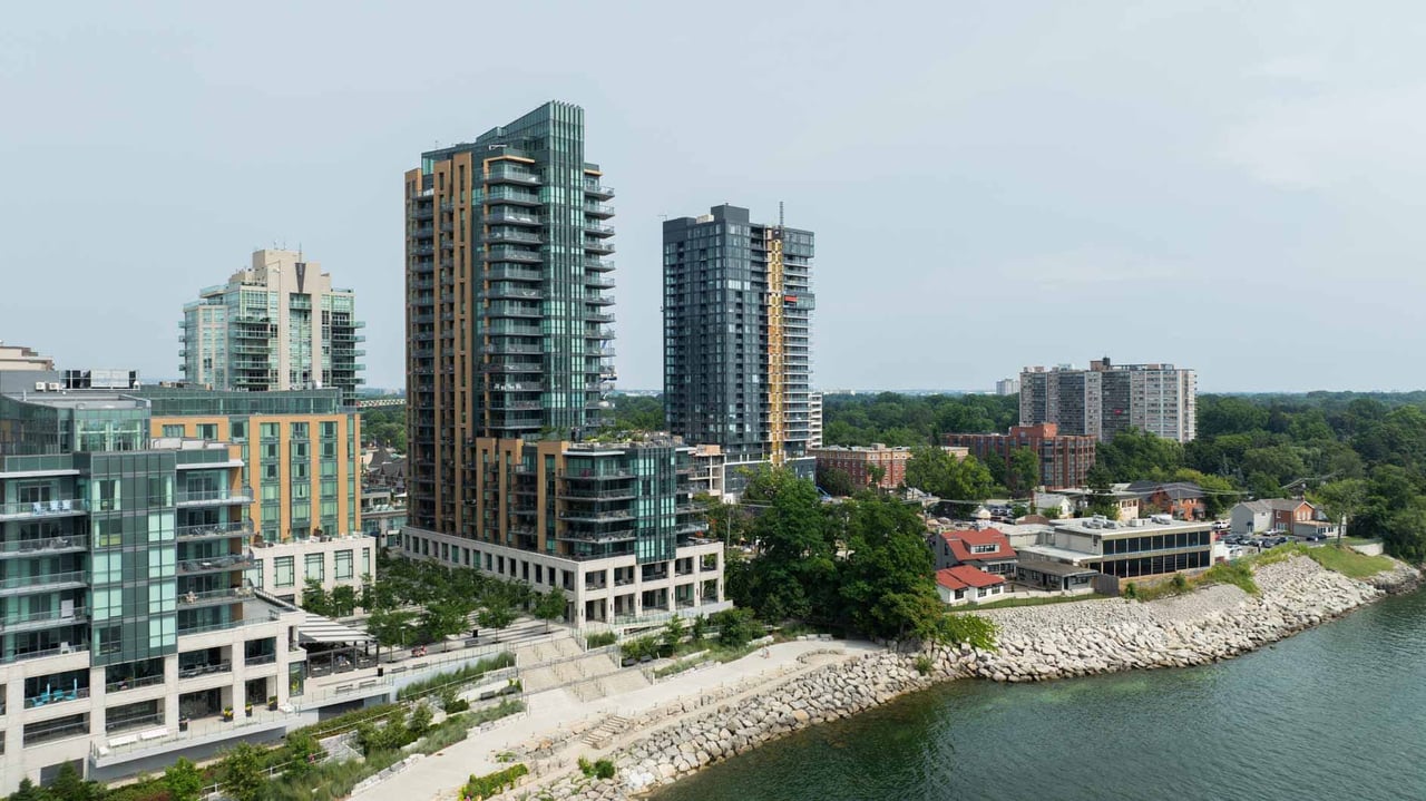 804-2060 Lakeshore Road Unit: 804