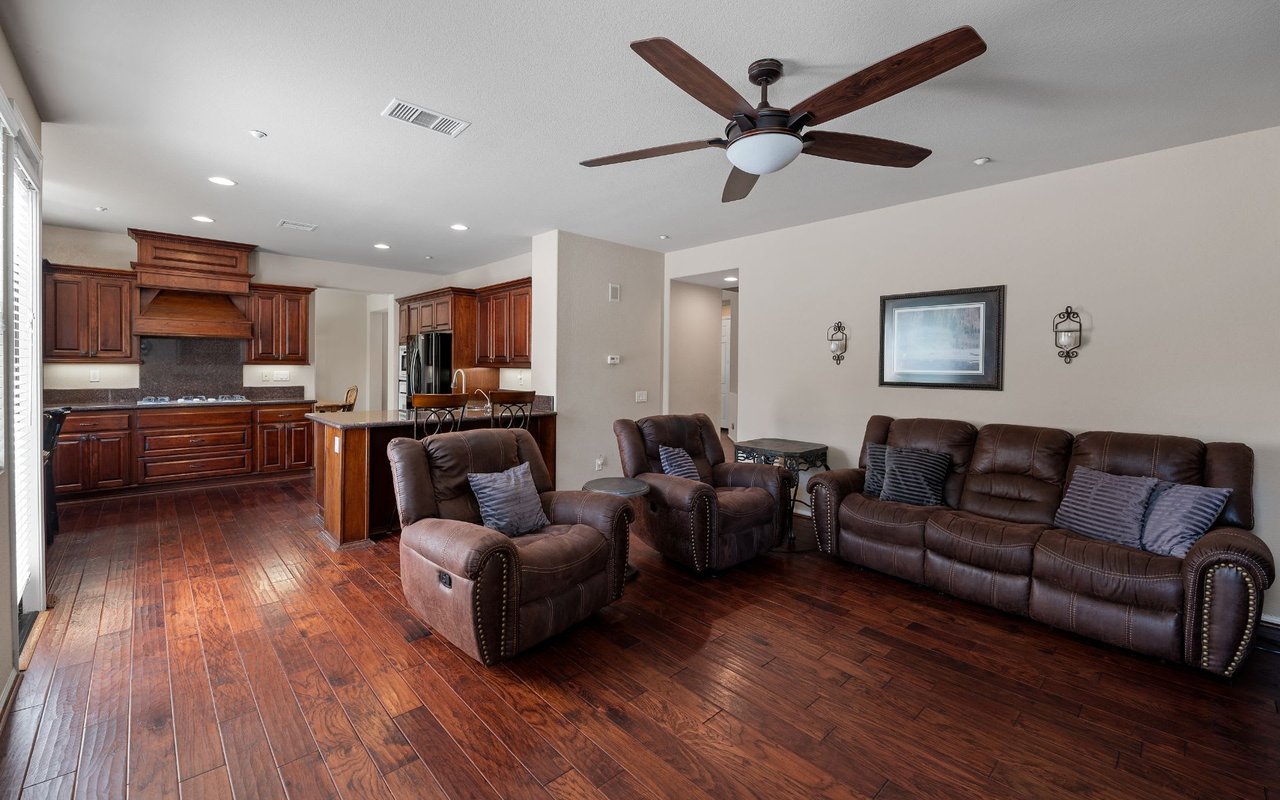 1273 Honeysuckle Avenue