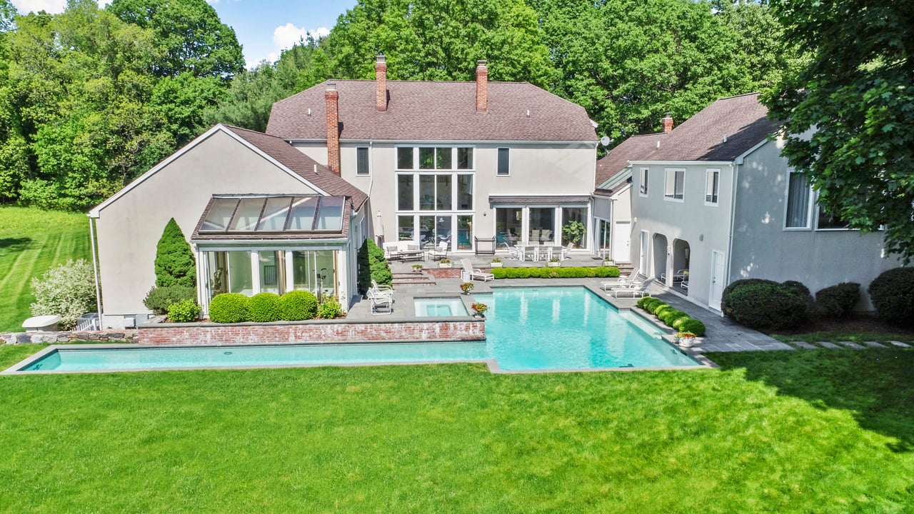 10 Guard Hill Road