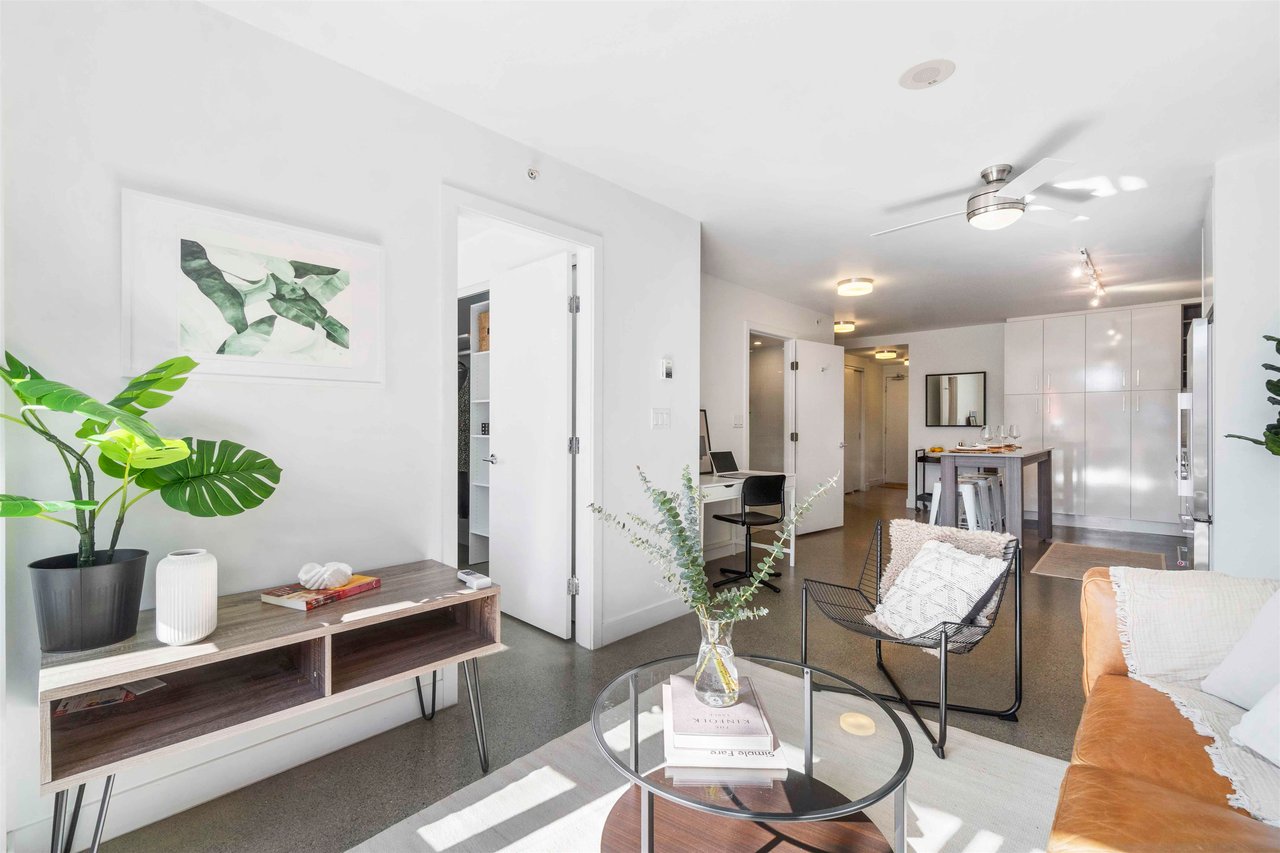 303-231 E Pender Street, Vancouver