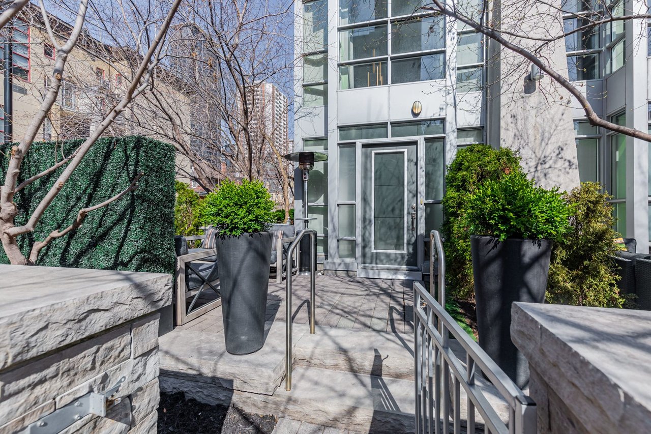 LUXURY URBAN TOWNHOME