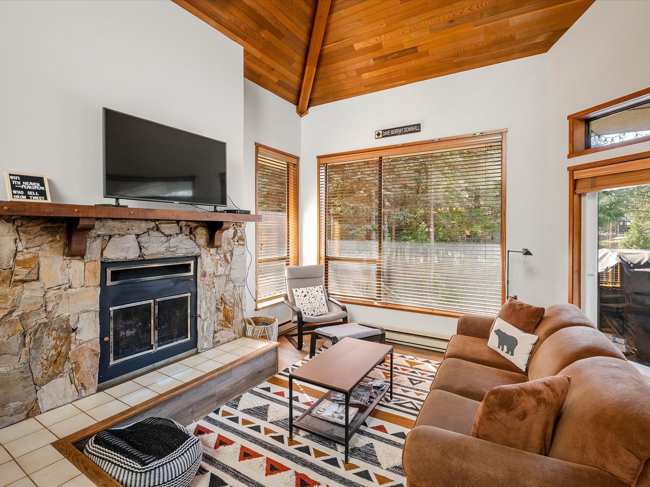 6-2238 Gondola Wy
