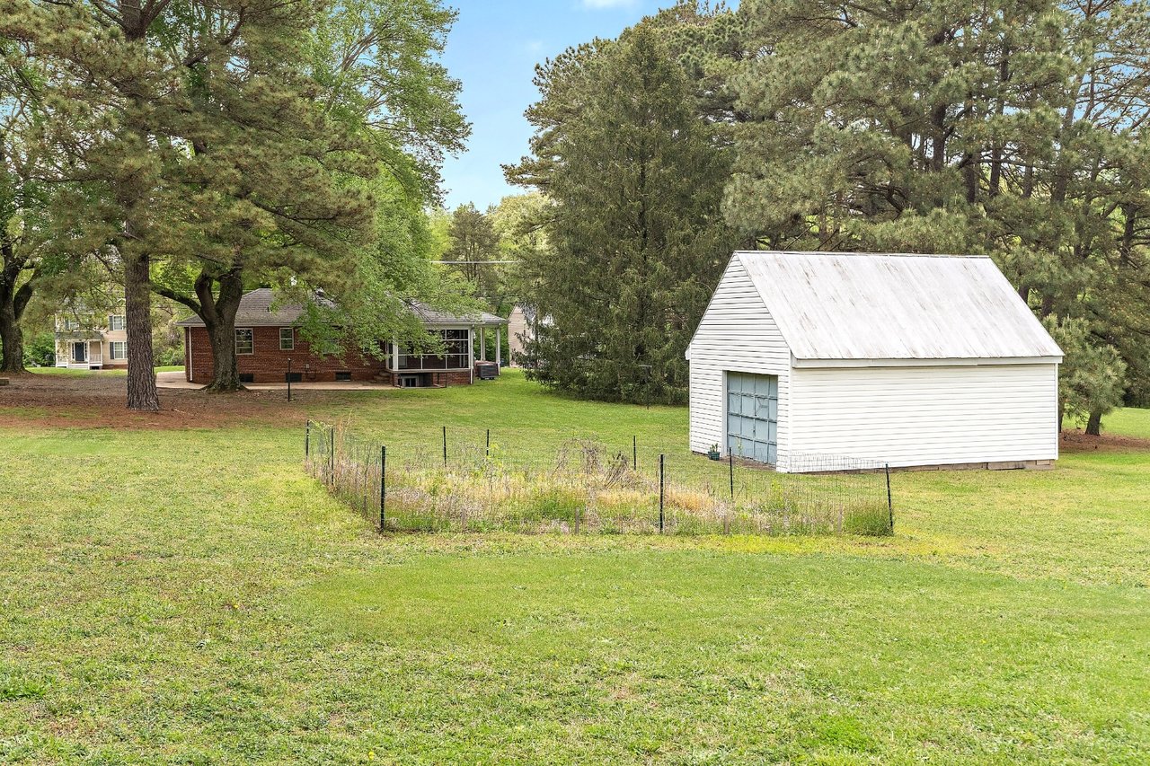 1127 Oakland Road