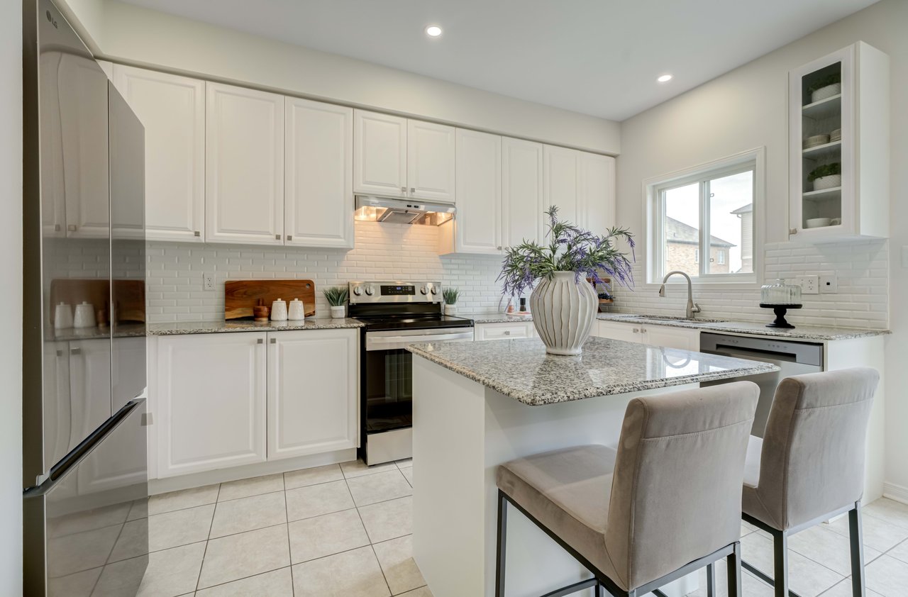 18 Fred Jackman Ave