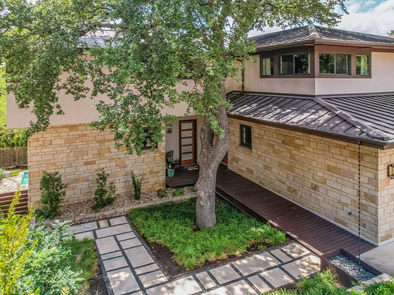 1905 Cetona Court