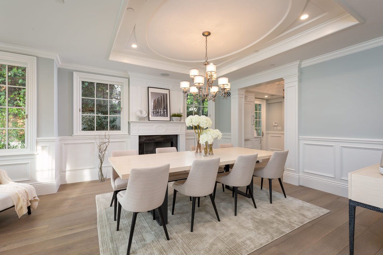 Exquisite Estate in Prime Riviera
