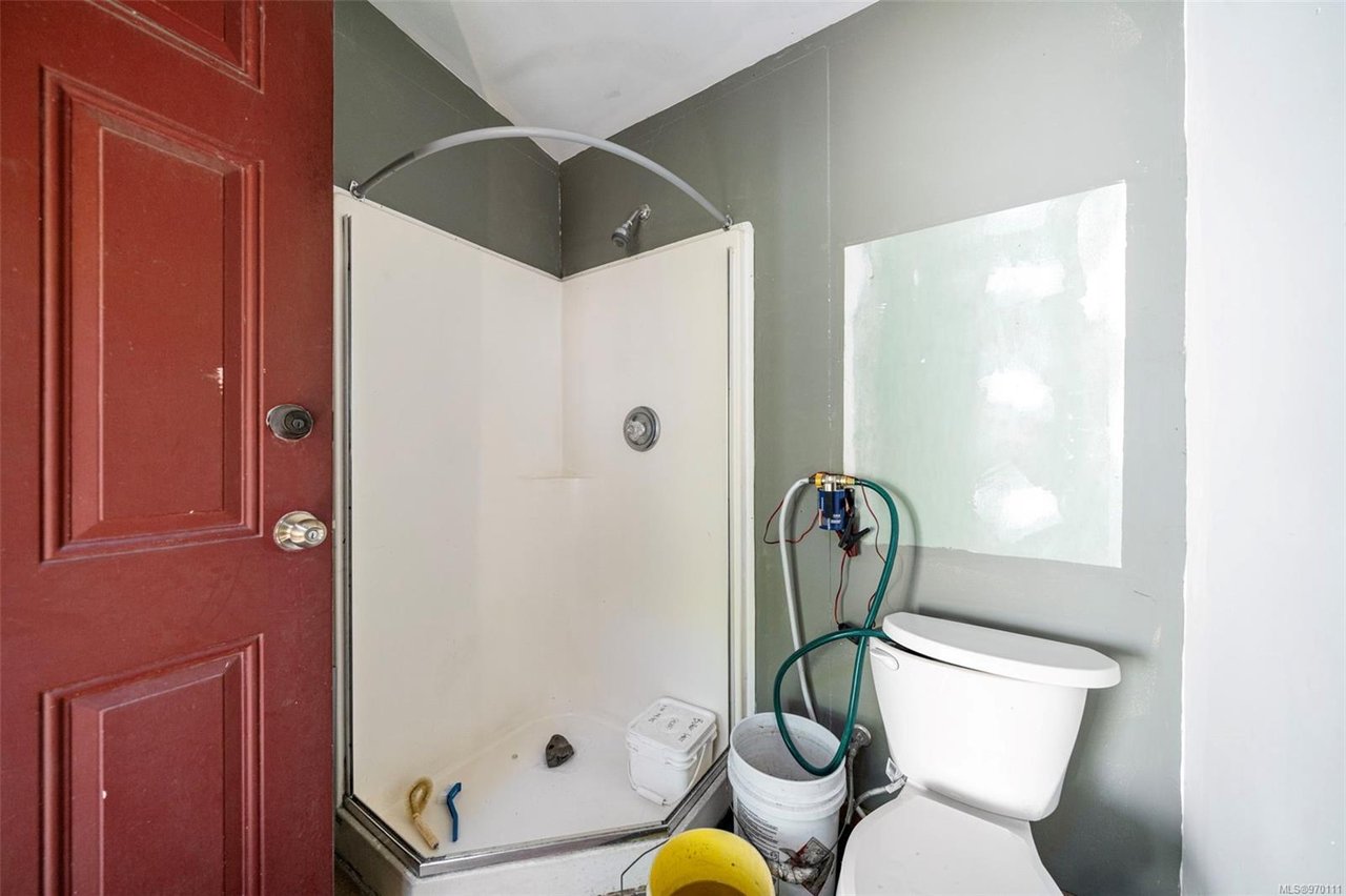 10226 South Shore Rd, Honeymoon Bay