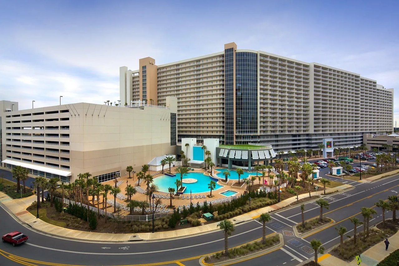 9860 S Thomas Drive Unit 327