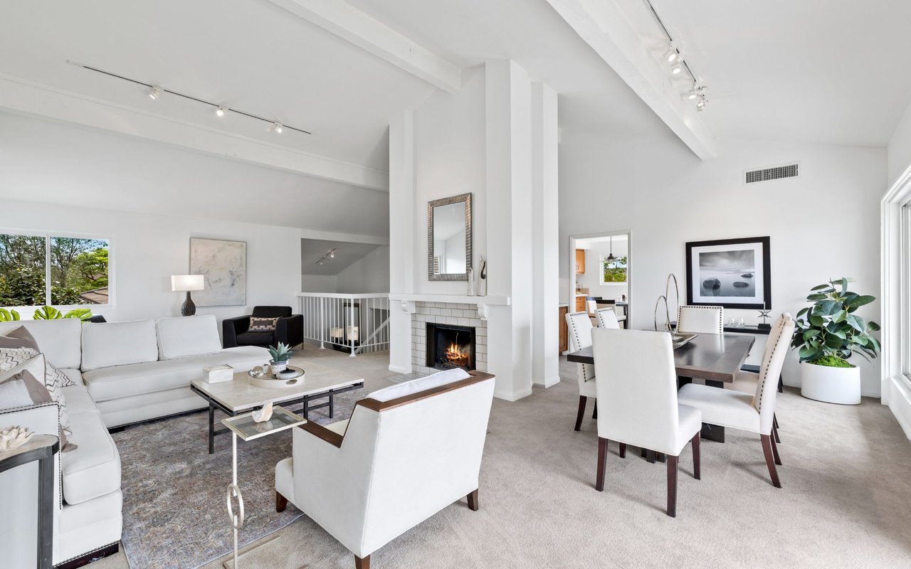 7 White Water Drive