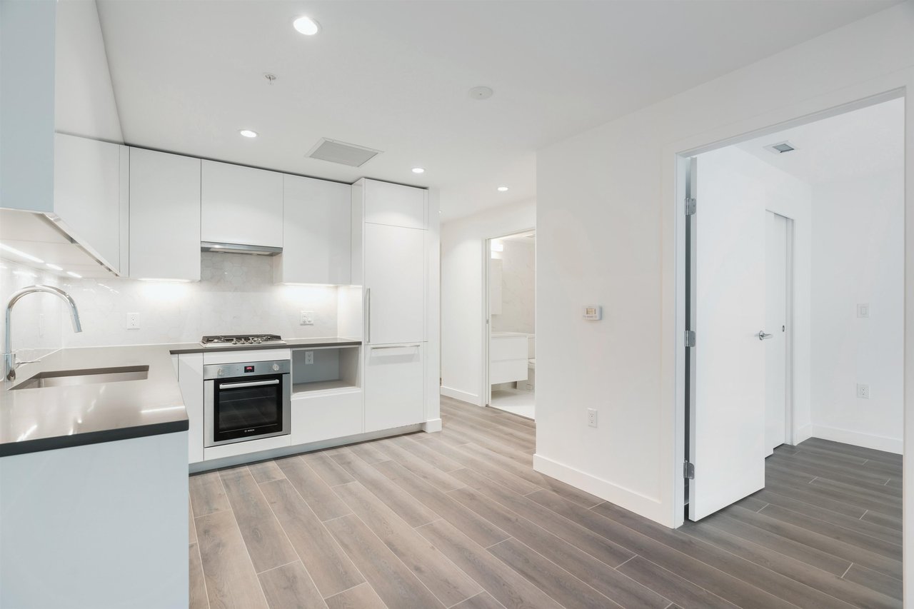 506-8188 Fraser St