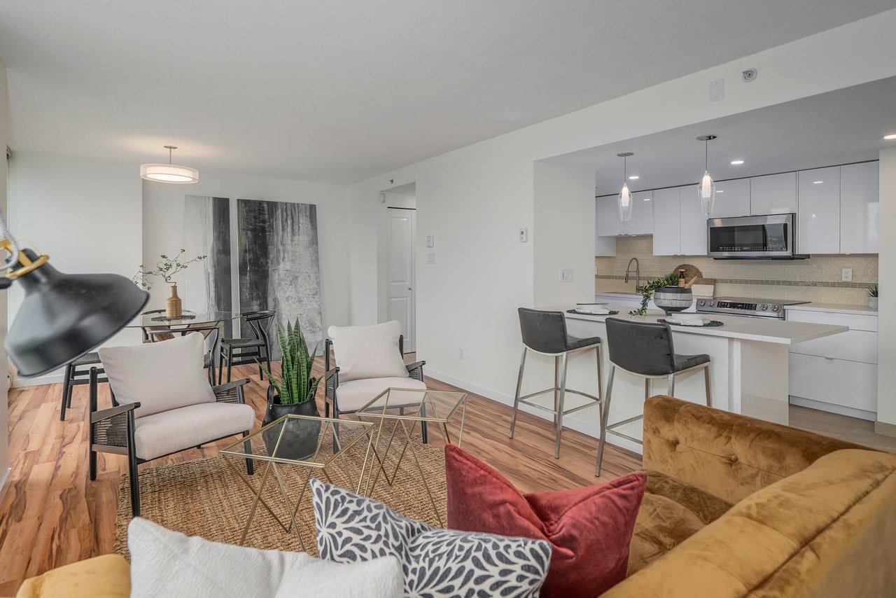 1302-183 Keefer Pl