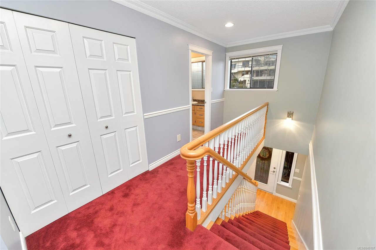 879 Denford Cres
