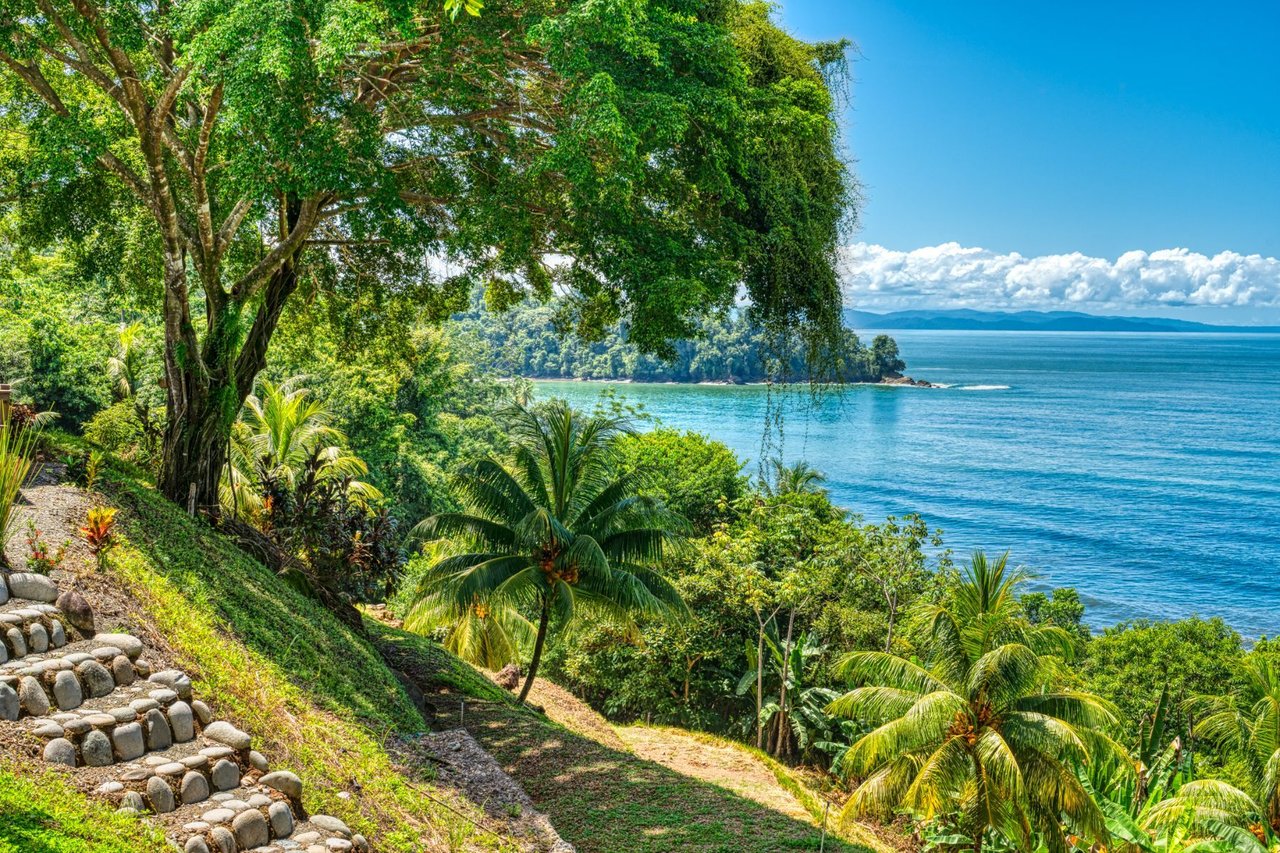 Balinese Beachfront Luxury Hotel, Uvita, Puntarenas