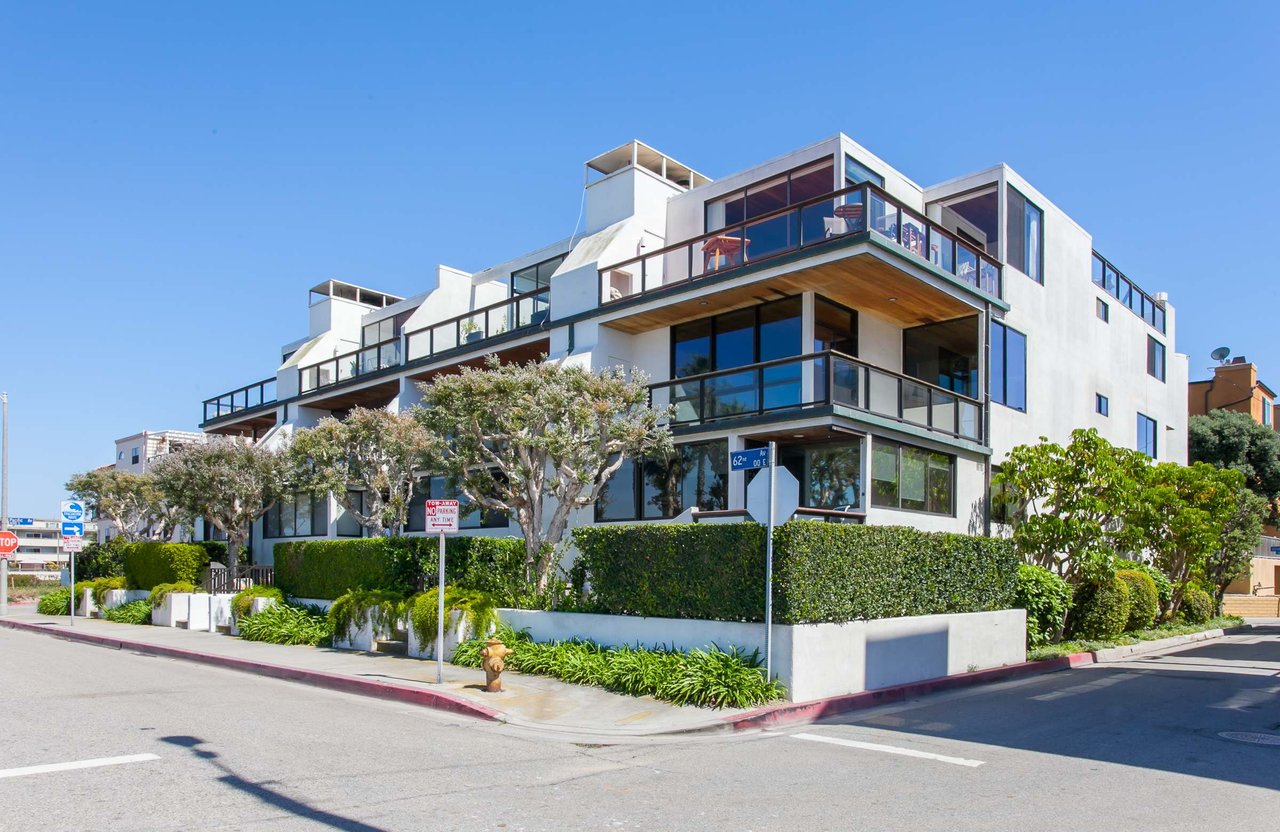 6209 Pacific Avenue, #302