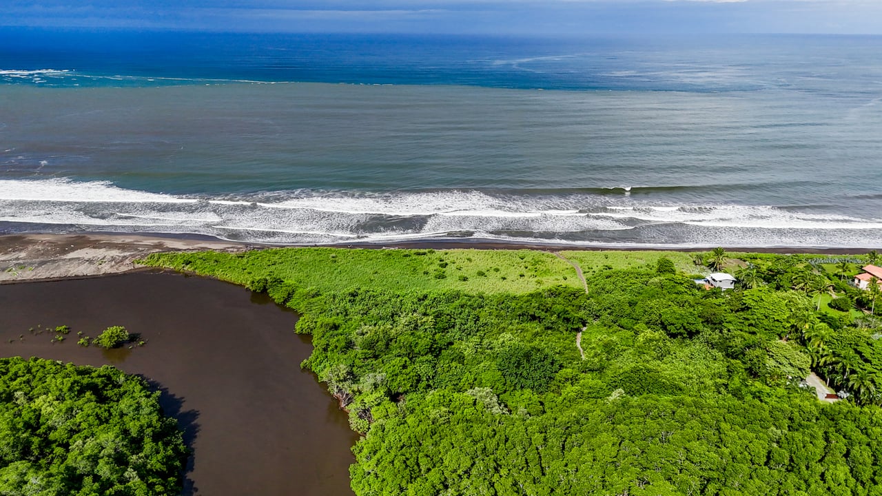 Titled Beachfront Development Lot, Tamarindo, Guanacaste