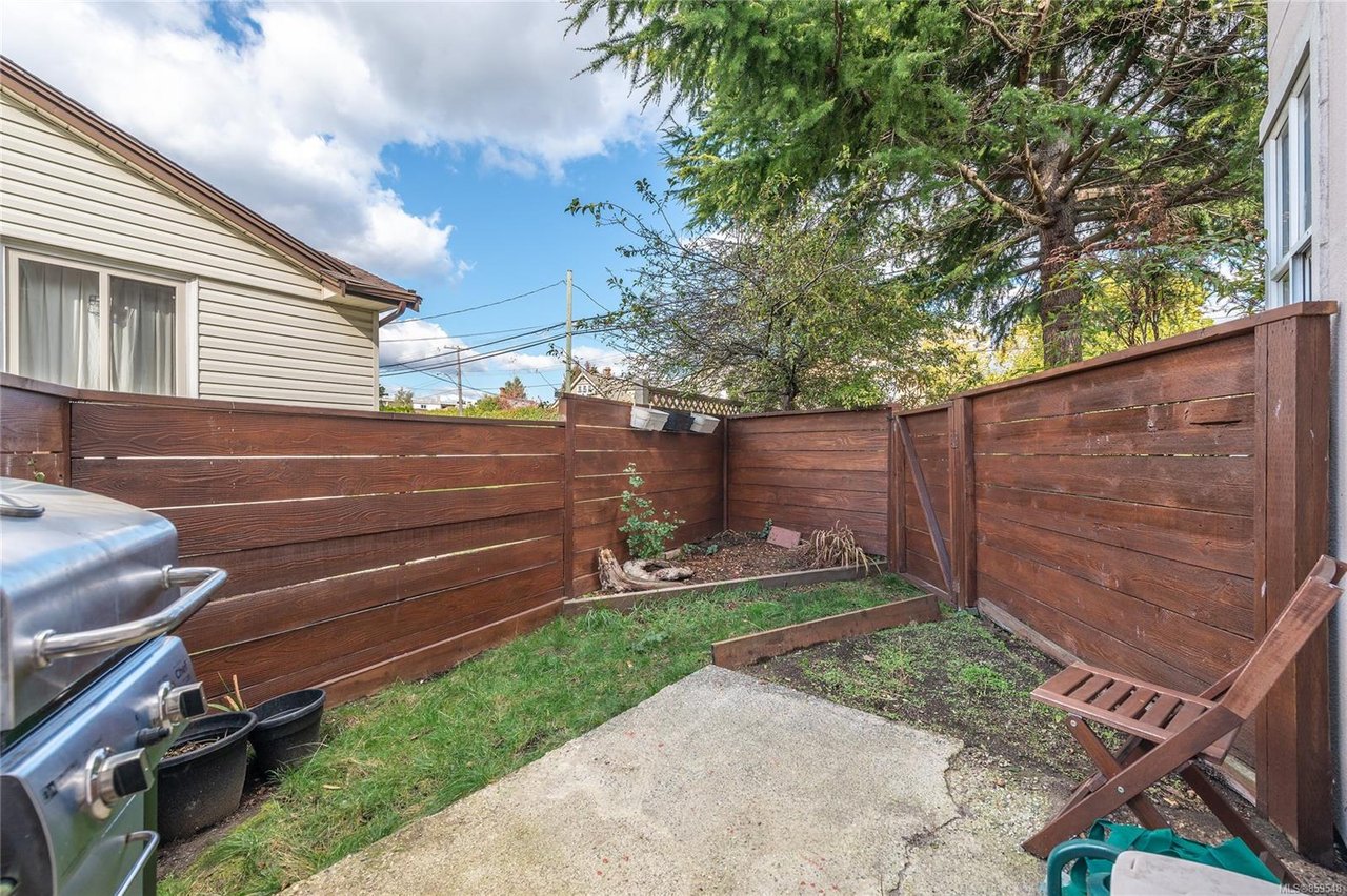 391 Burnside Rd