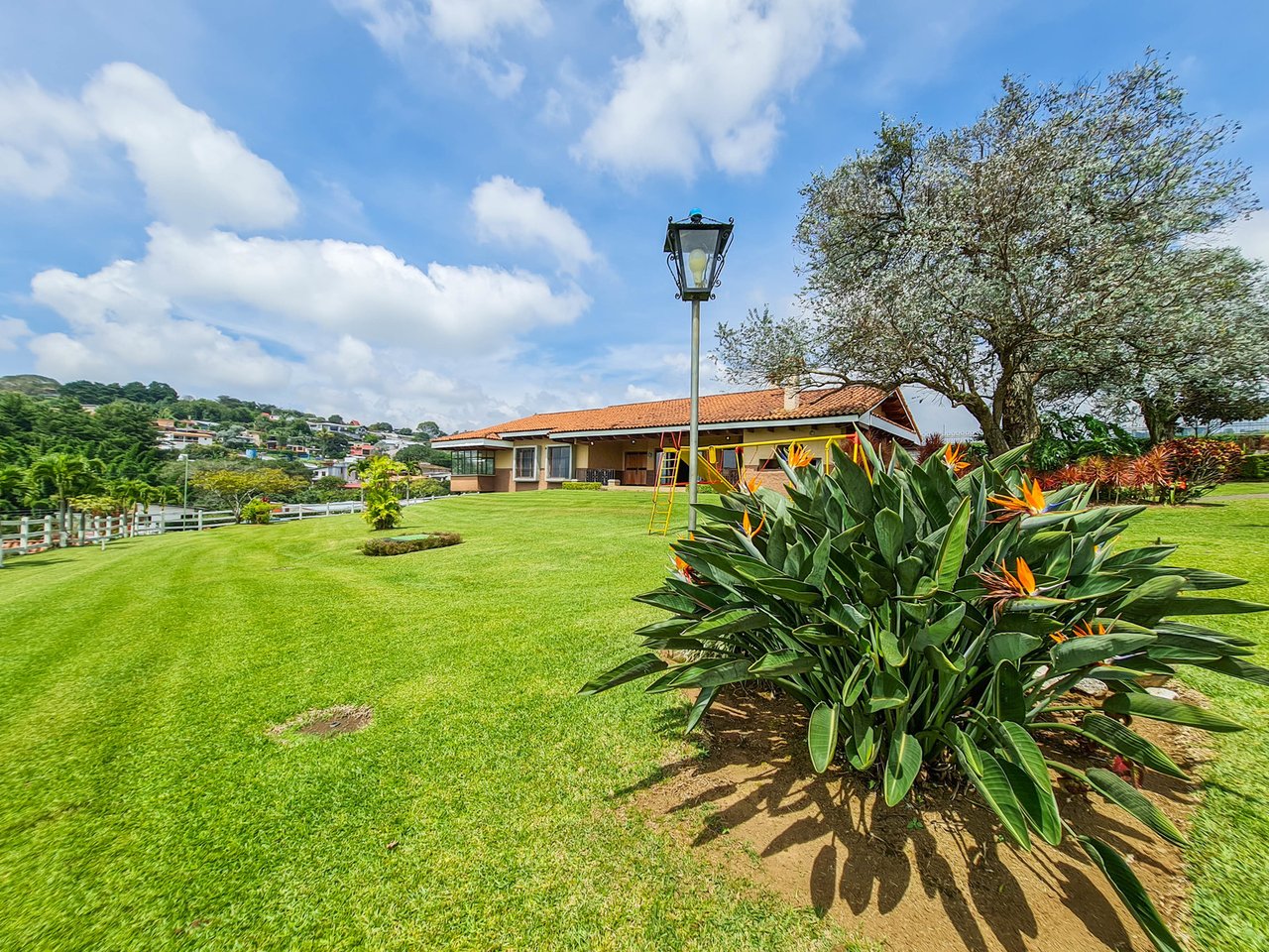 Colonial Estate With Indoor Pool, Heredia