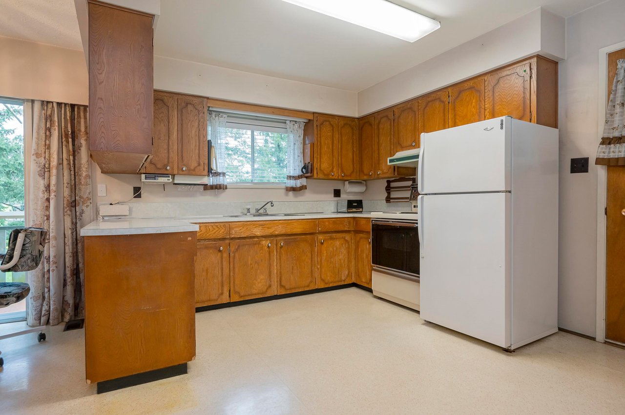 2271 232 St