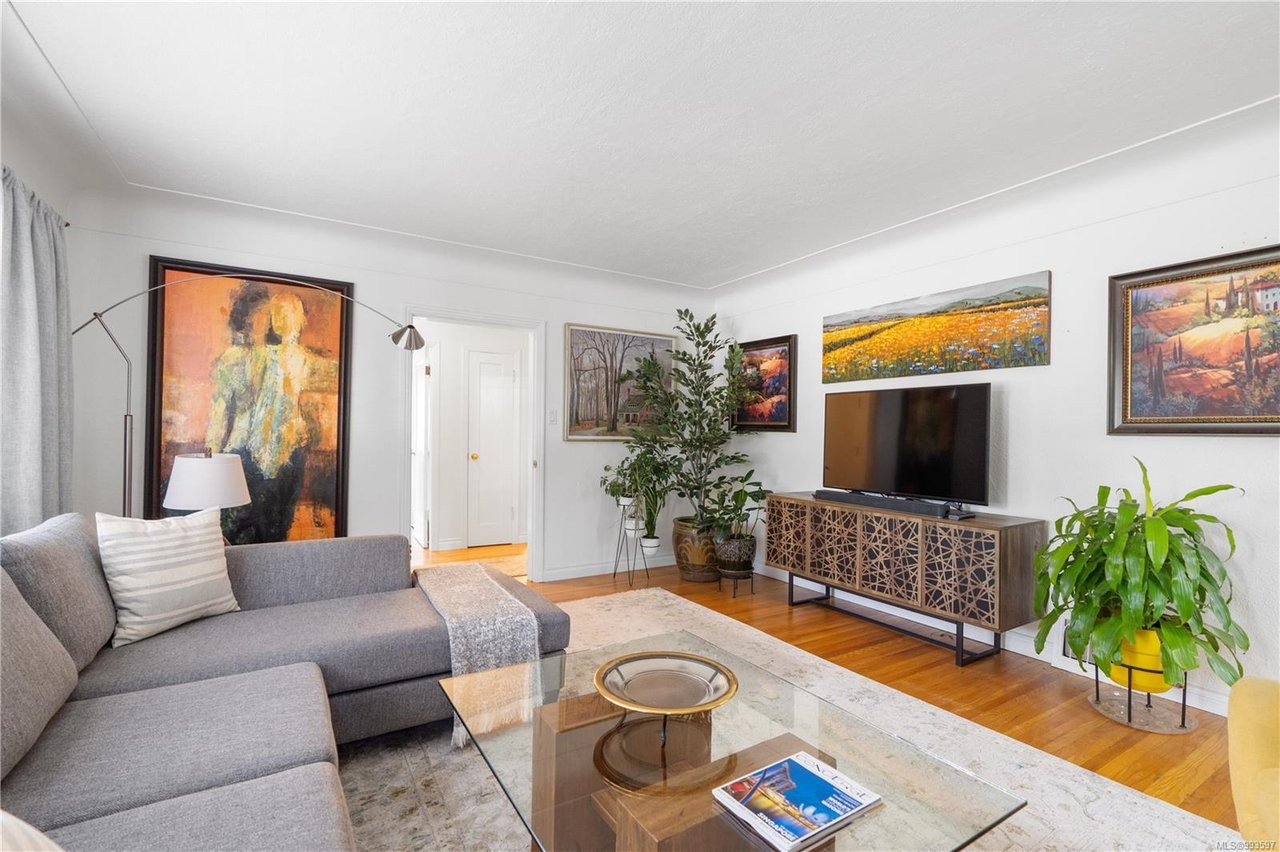 1080 San Marino Cres, Saanich