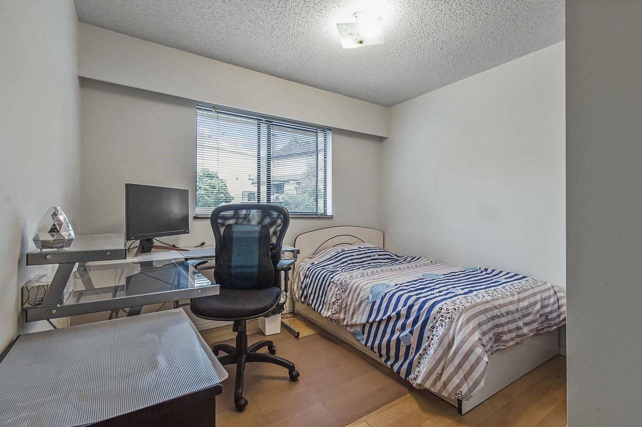 2920 Camrose Dr