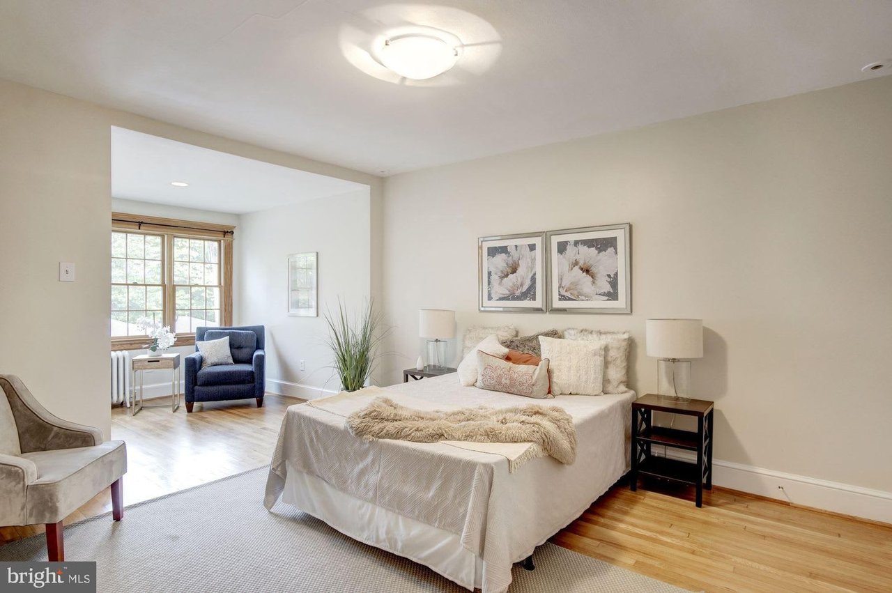 2811 Woodley Rd NW