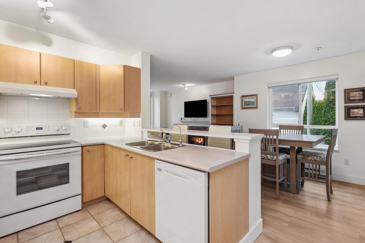 209-3235 W 4th Avenue, Vancouver