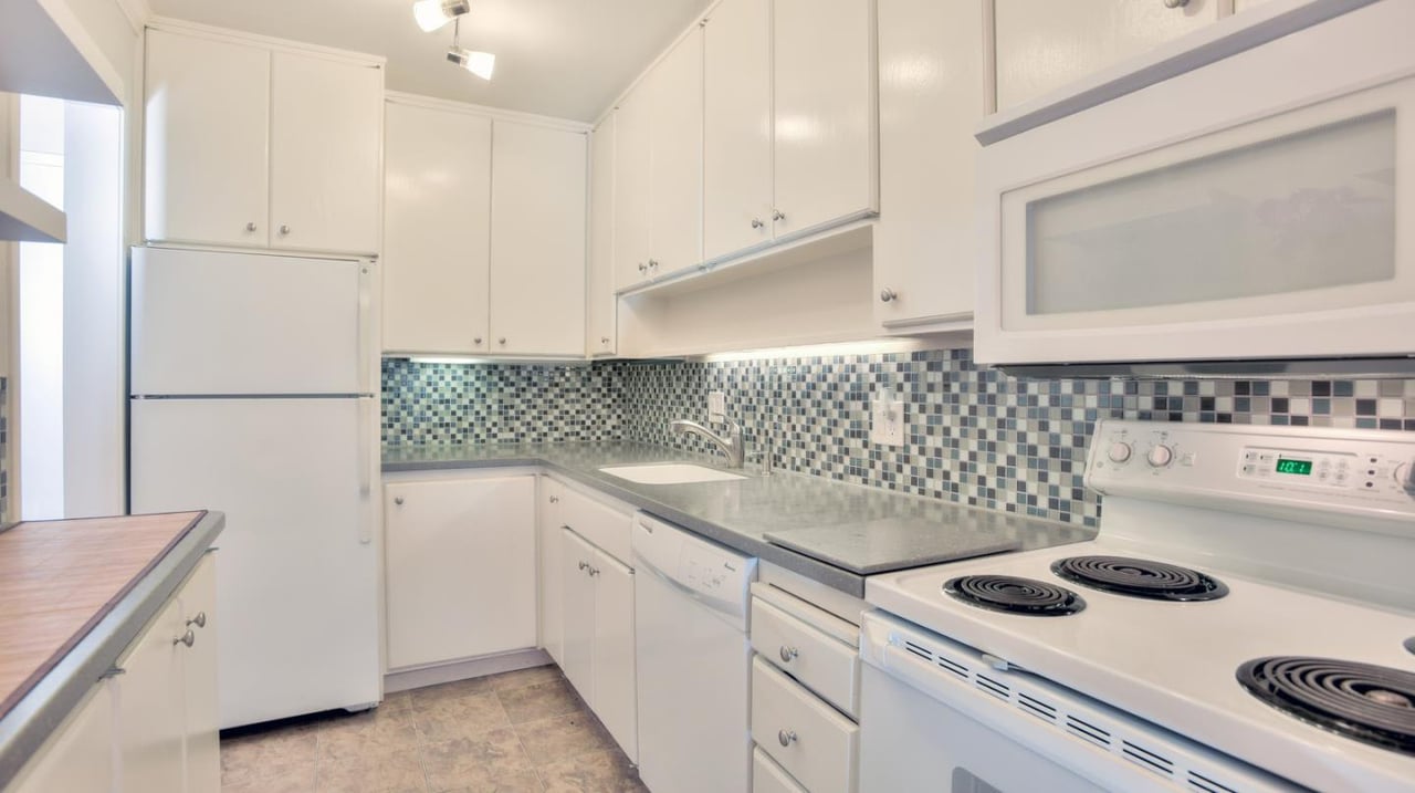 816 N Delaware St, #210