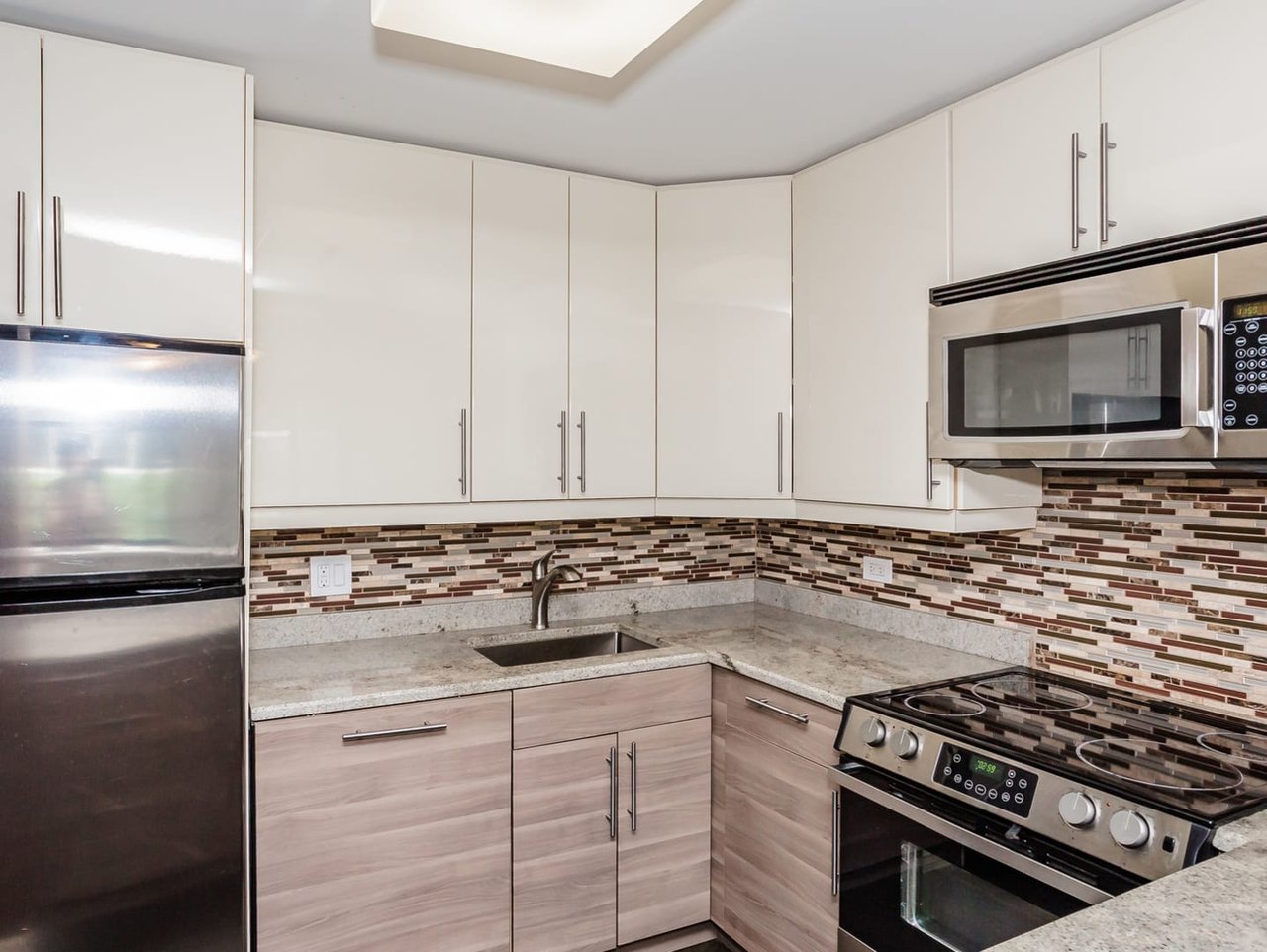 1555 N Sandburg Terrace