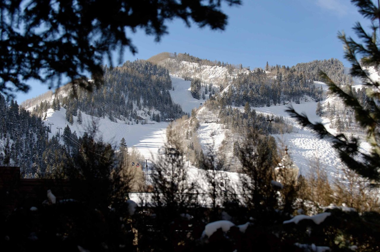 Amazing Townhome Just One Block from the Aspen Mountain Gondola