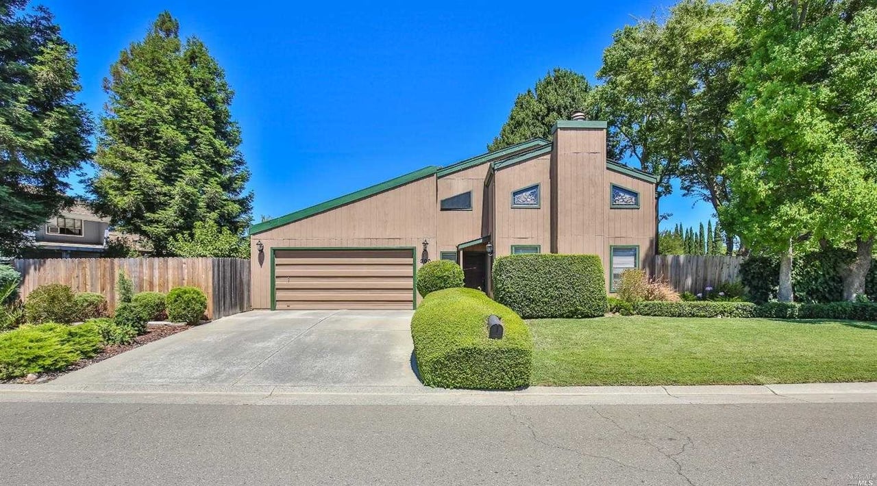 300 Alderglen Dr
