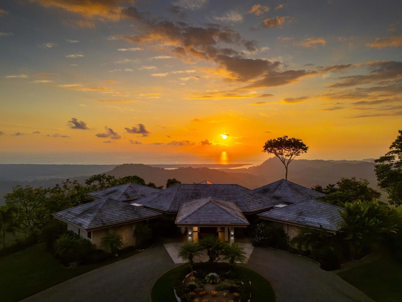 Panoramic View Luxury Pod Estate, Ojochal, Puntarenas